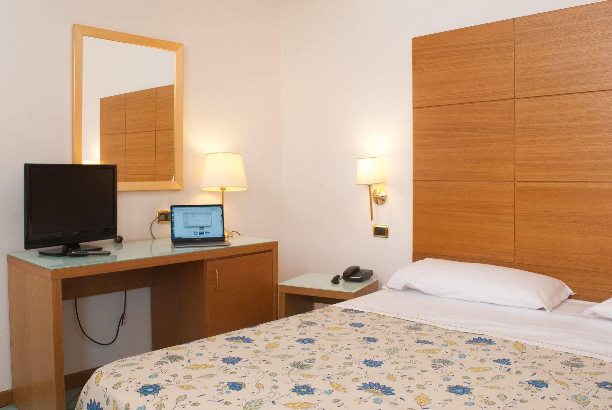 City Hotel Casoria Eksteriør billede