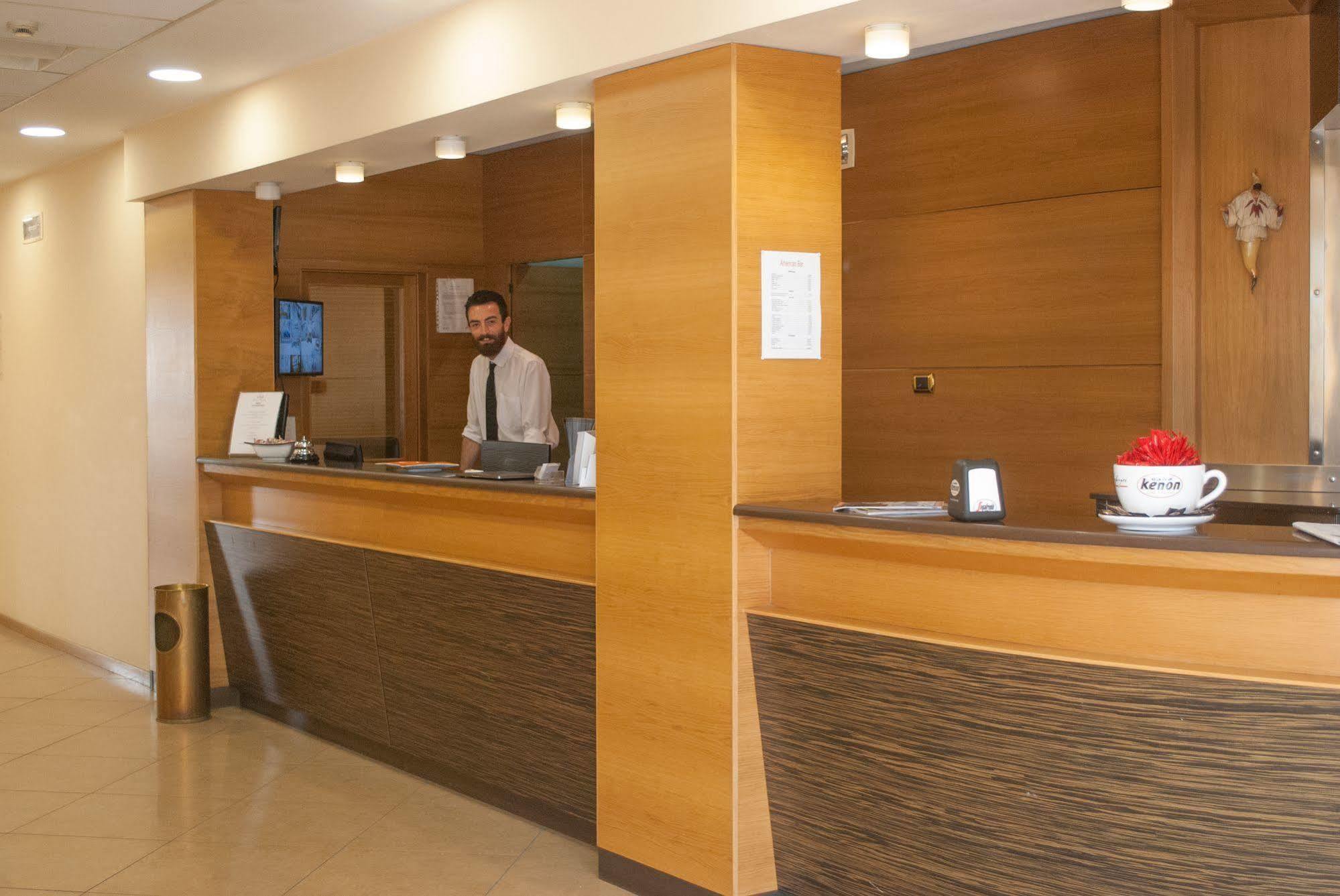 City Hotel Casoria Eksteriør billede