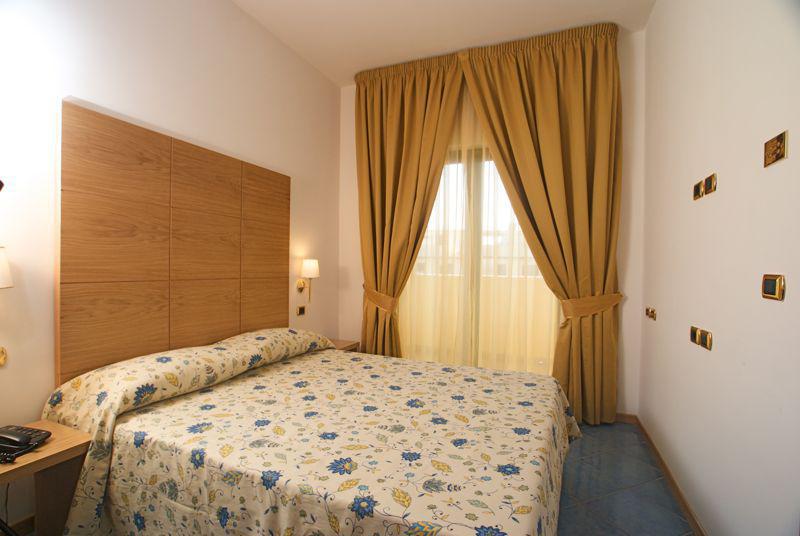 City Hotel Casoria Eksteriør billede